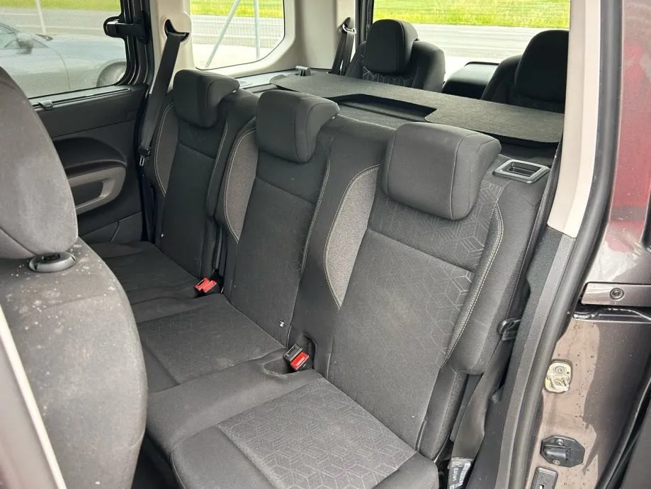 peugeot rifter 1,5 bluehdi 2020.,7-sjedala, navi, park senz, tempomat - slika 14