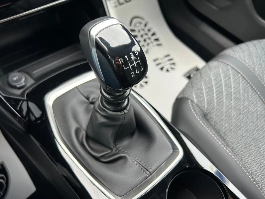 peugeot 2008 allure puretech 100 - isporuka odmah! - slika 16
