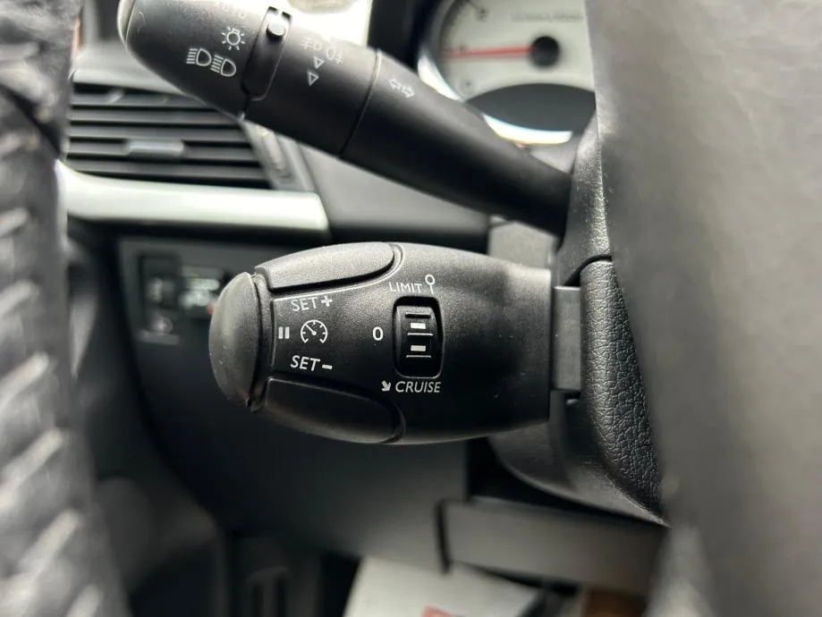 peugeot 207 sport 1,4 vti + plin - 2011 - garancija - reg 1 god !!! - slika 15