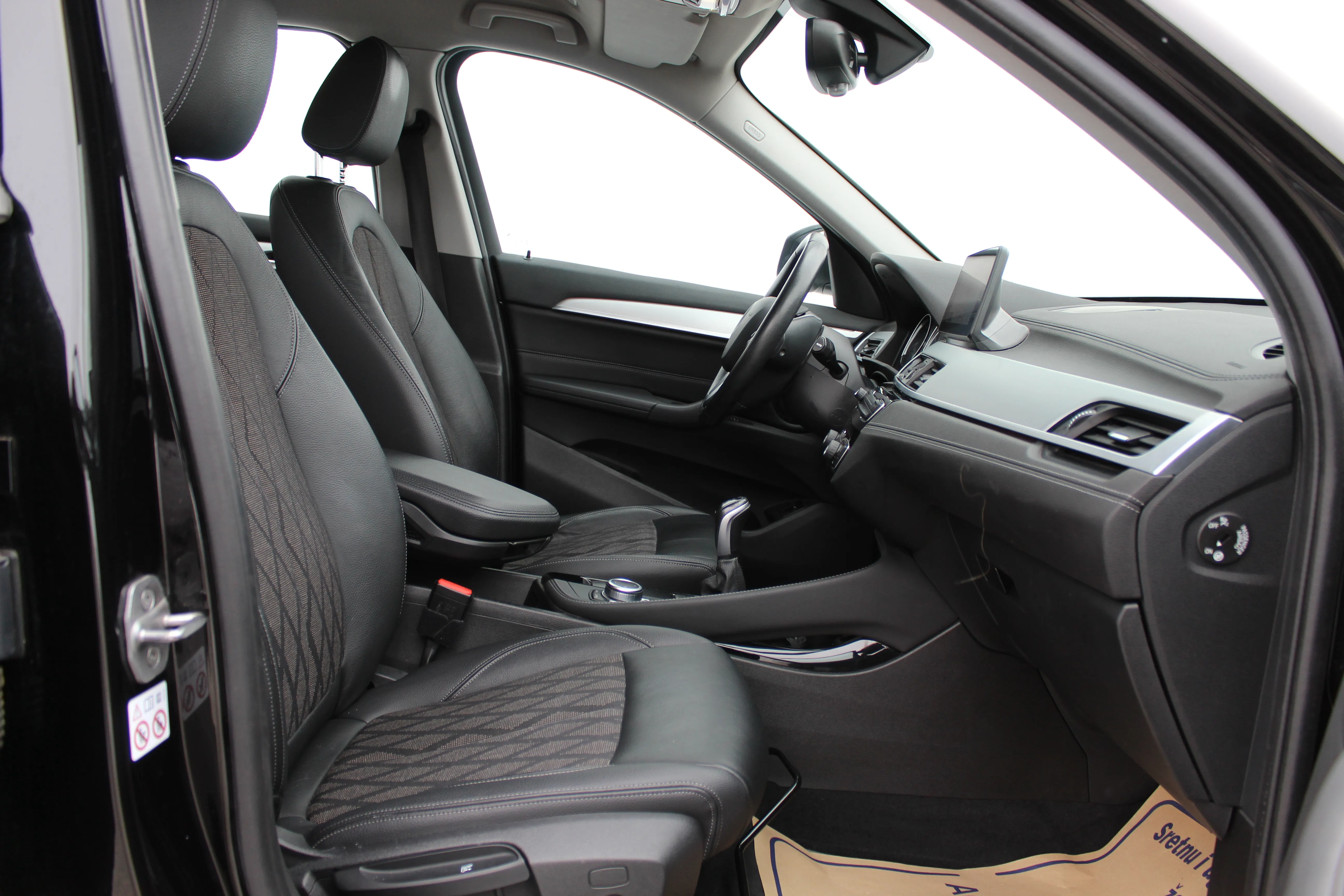 13055 bmw x1 sdrive16d xline - slika 12