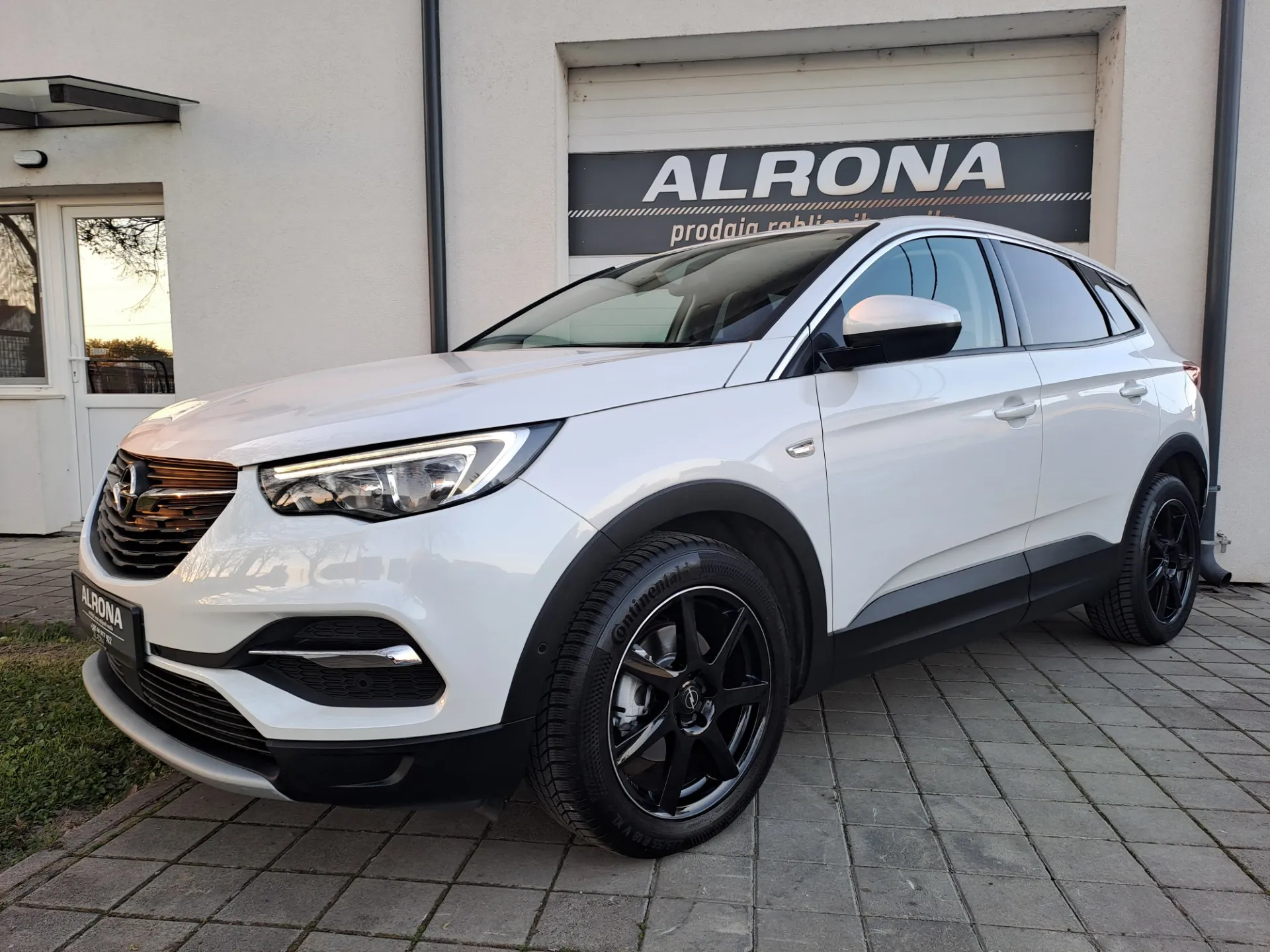 Opel Grandland 1.2 Turbo*JAMSTVO*I.VLASNIK,NAVI,LED,NOVI ZUPČASTI .. - Darda