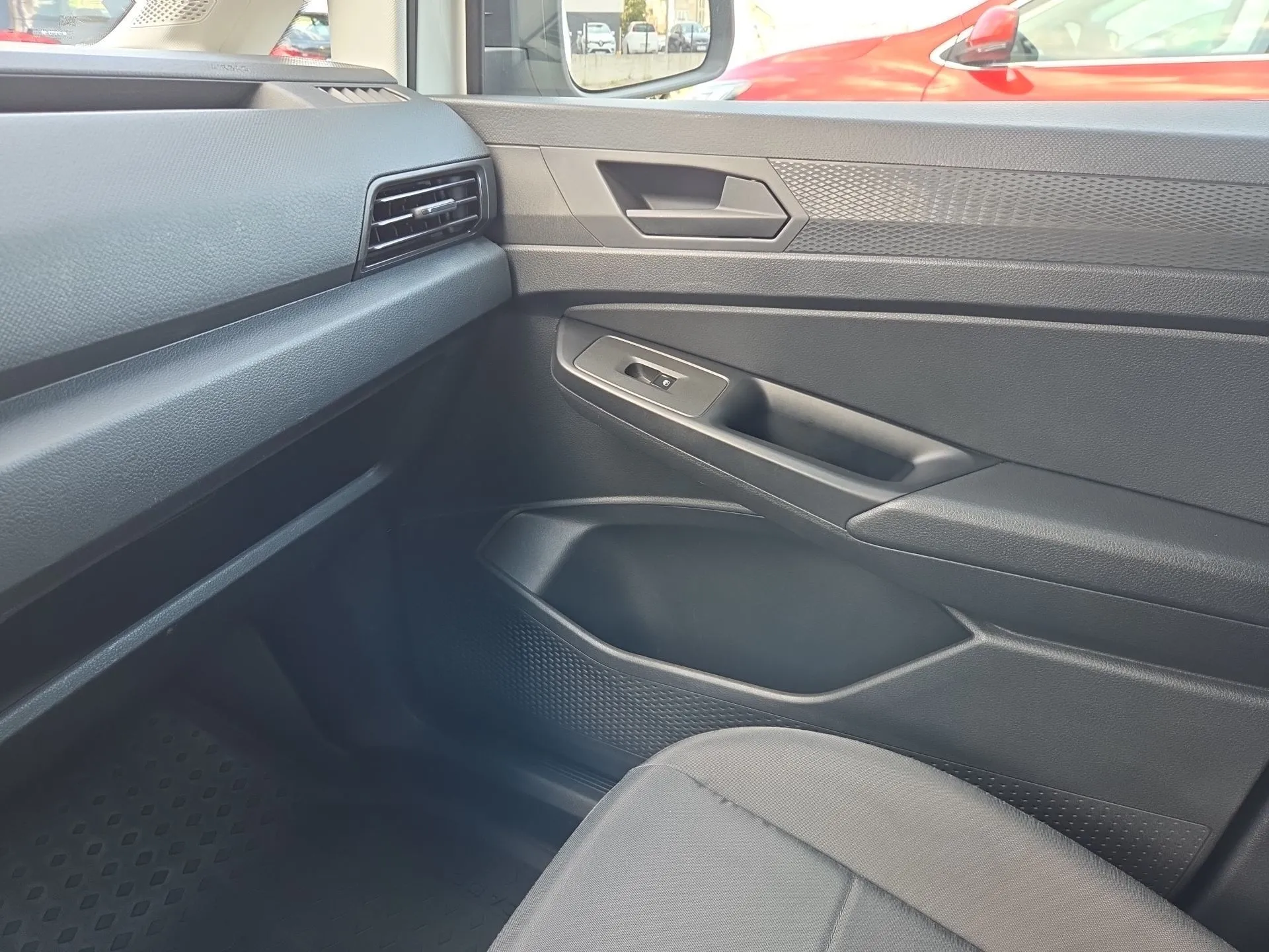 volkswagen caddy 2.0 tdi 75kw 15150+pdv - slika 16