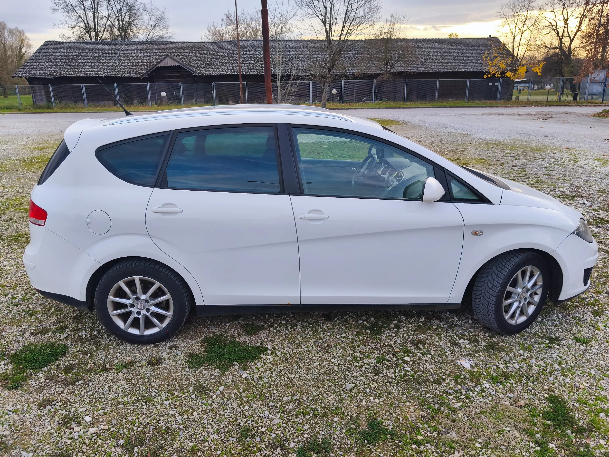 seat altea xl, 1.6 tdi, 2013. god., reg 03/27, nije fixno !!! - slika 2