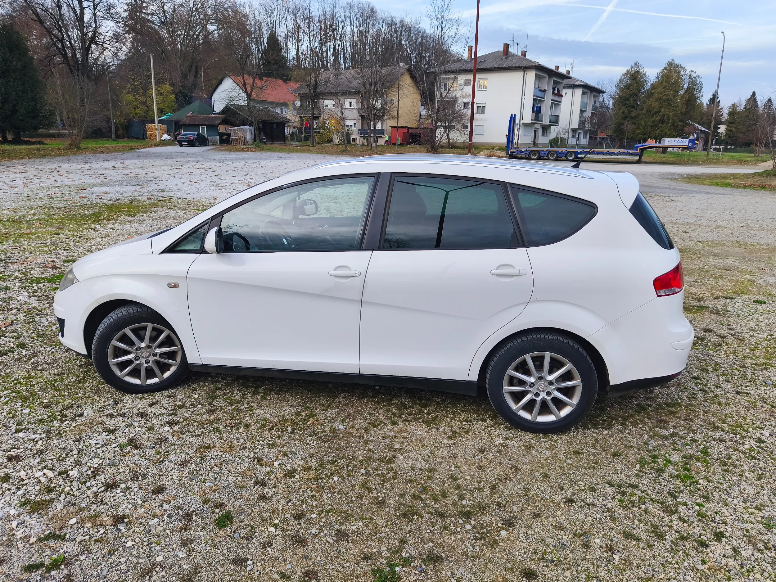 seat altea xl, 1.6 tdi, 2013. god., reg 03/27, nije fixno !!! - slika 5
