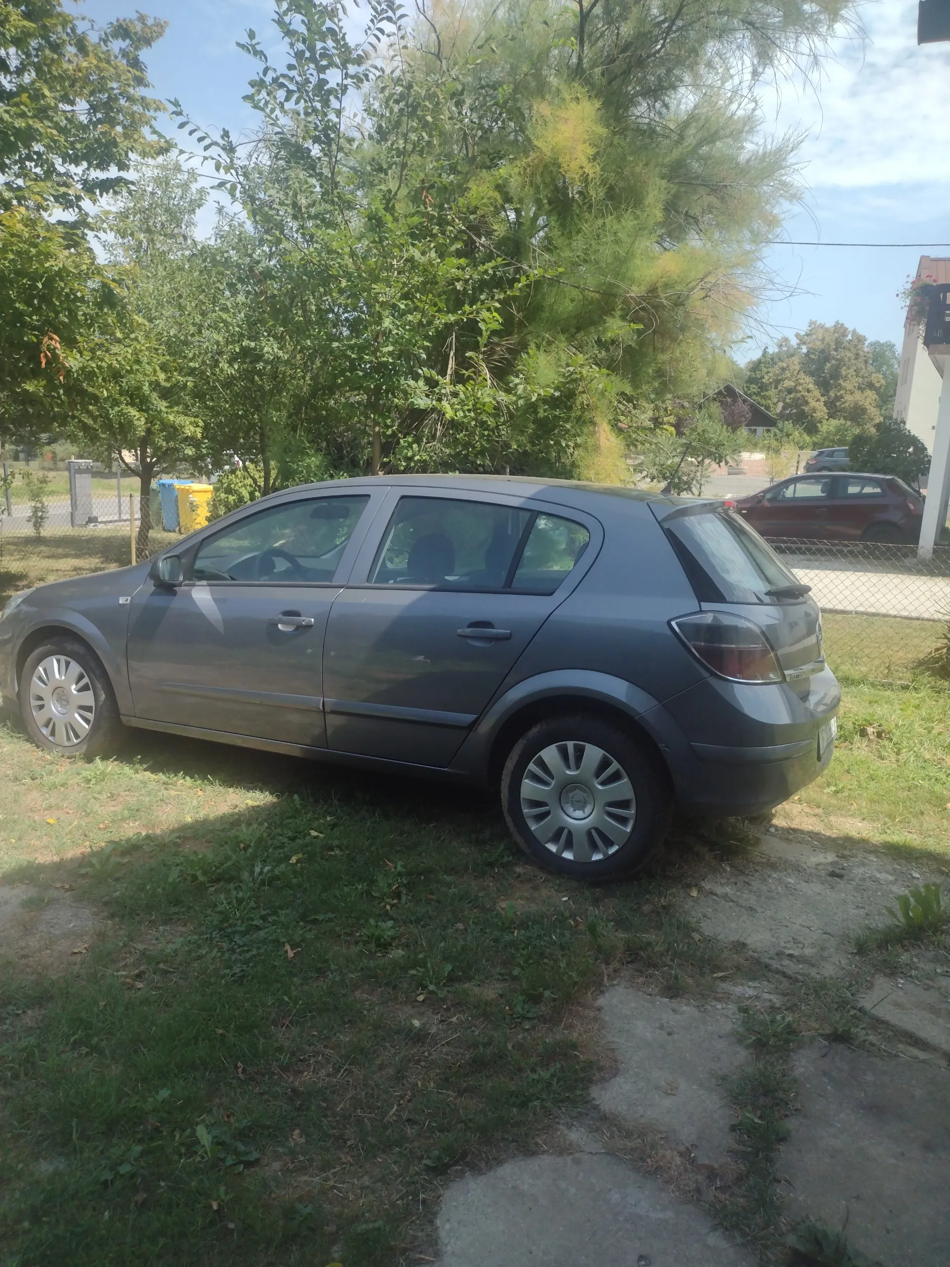 opel astra h, 1.4, 16v - slika 2