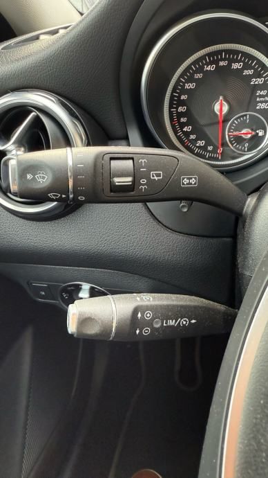 mercedes-benz gla 200 automatik 115kw - slika 9