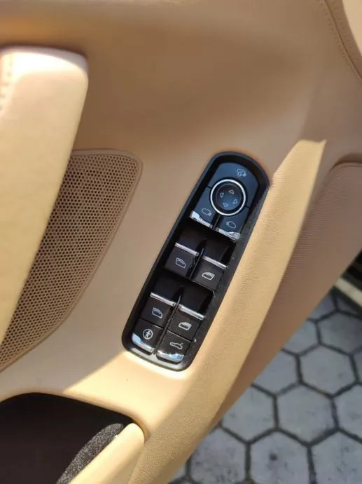 porsche panamera 3.0i s hybrid, automatik f1, garancija - slika 11