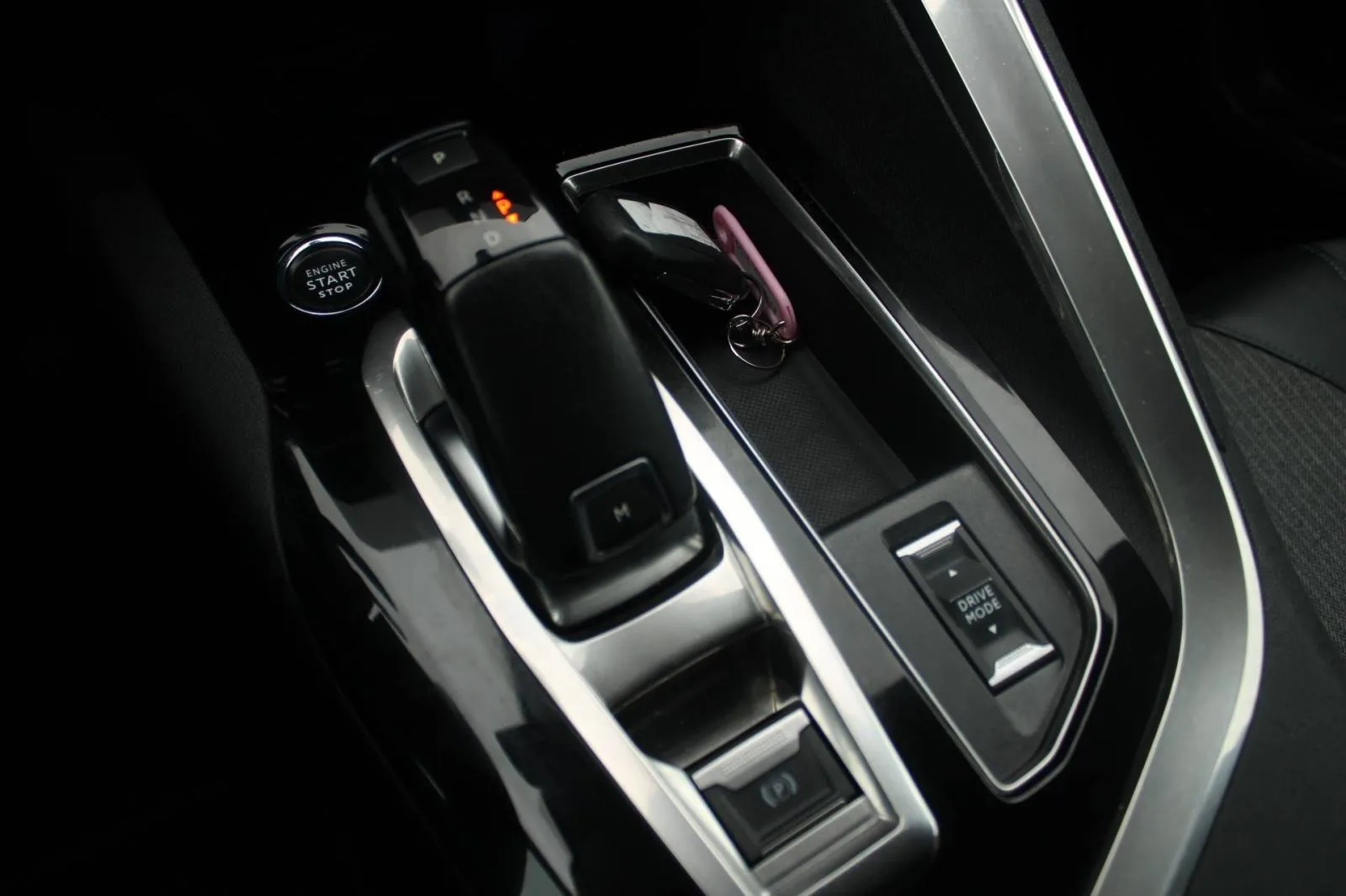 peugeot 3008 1.5 hdi automatik allure *led, navigacija, kamera* - slika 18