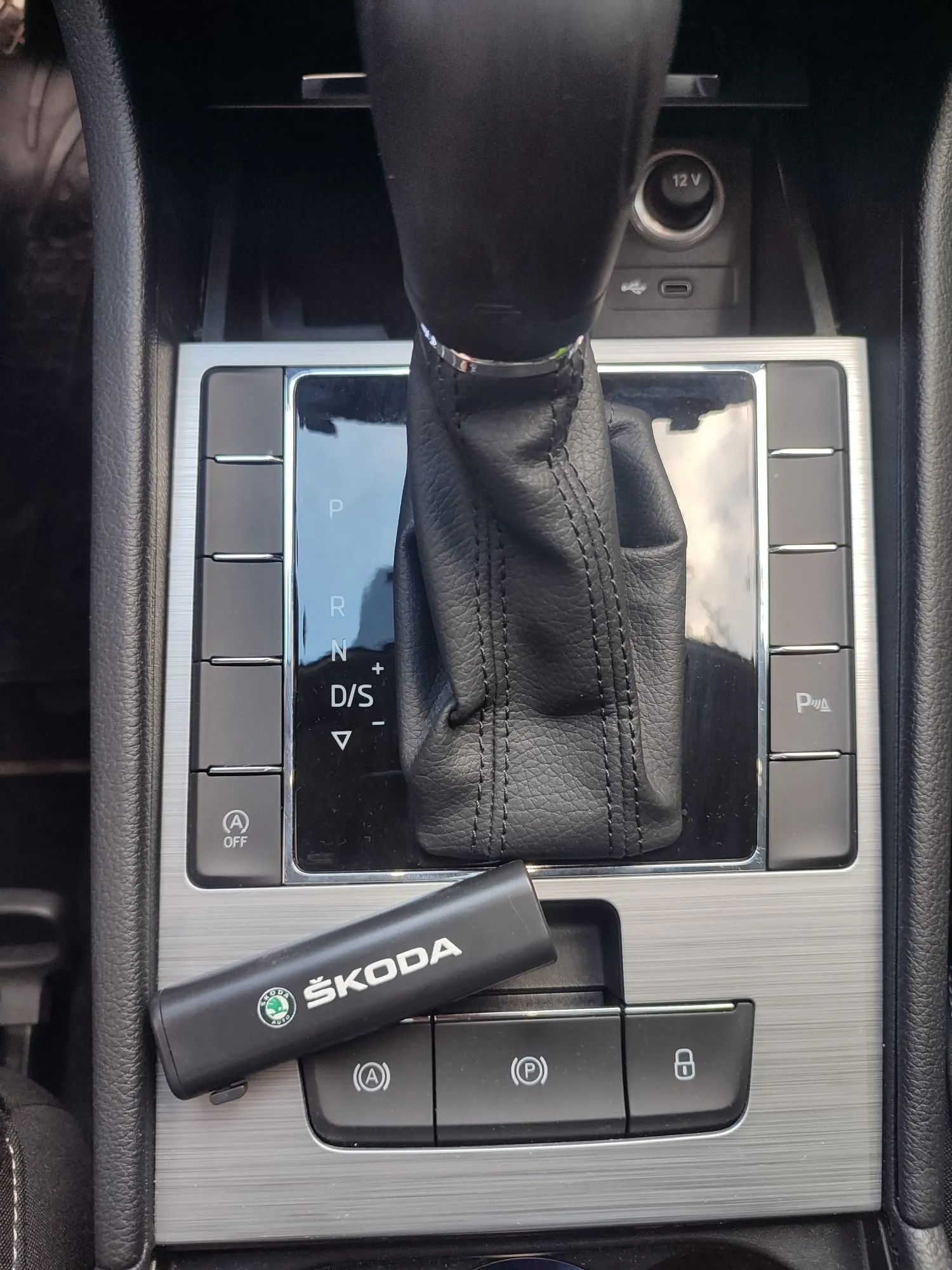 škoda superb 2023 | 2 seta alu felgi+ljetne i zimske gume | top stanje - slika 17