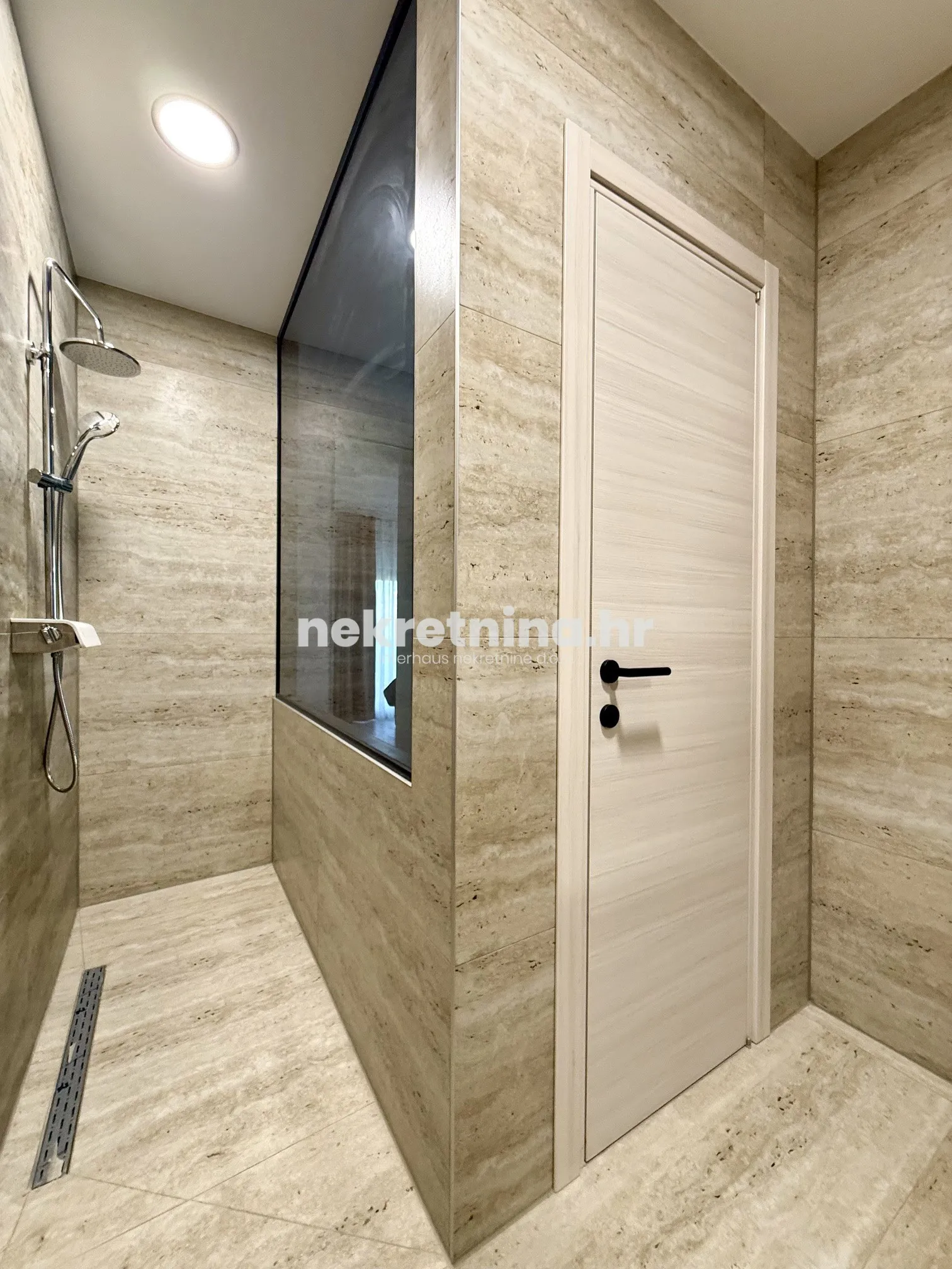 prodaja - trosobni stan: poreč, 105m2 + spremište 30m2, novogradnja - slika 19