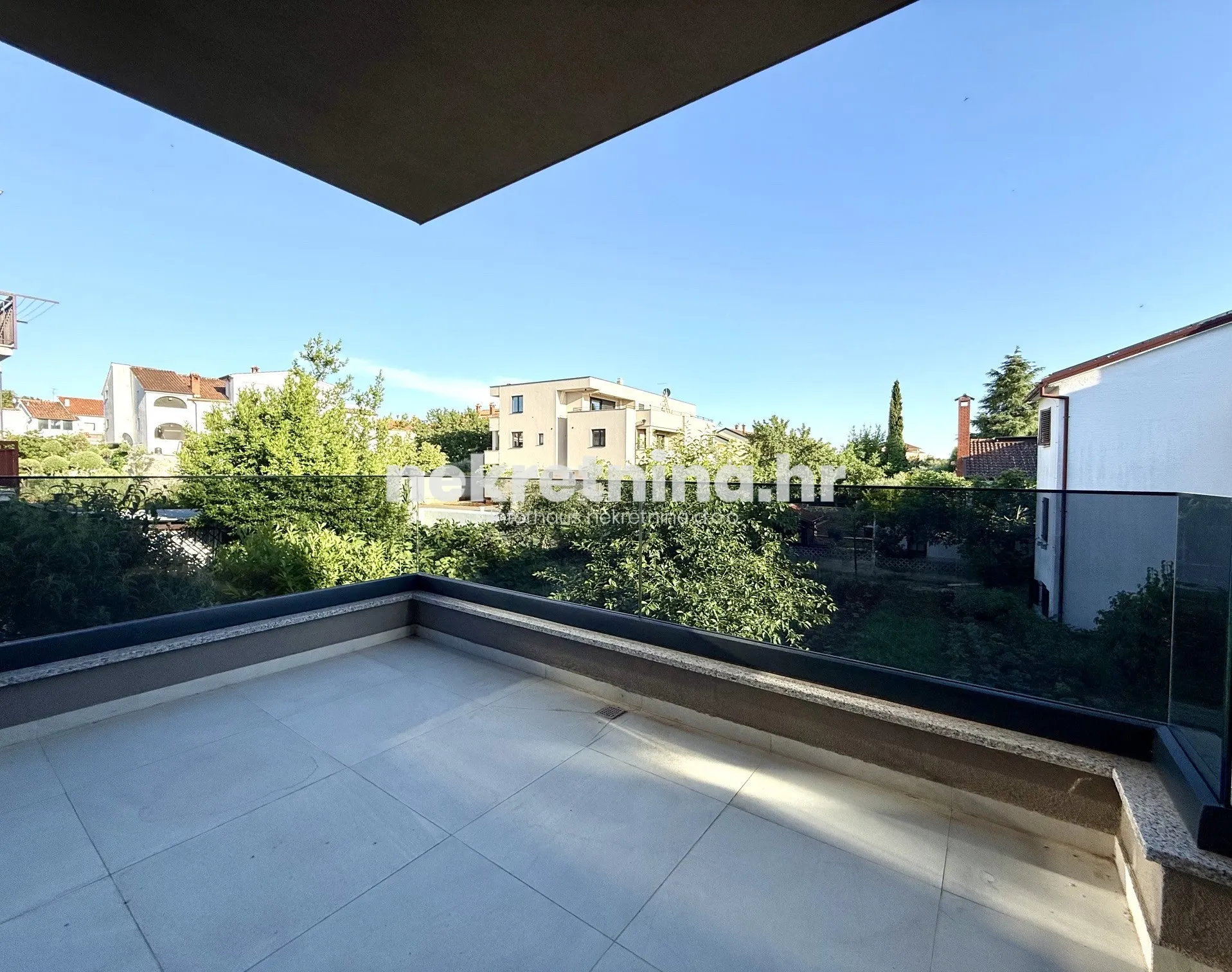 prodaja - trosobni stan: poreč, 105m2 + spremište 30m2, novogradnja - slika 20