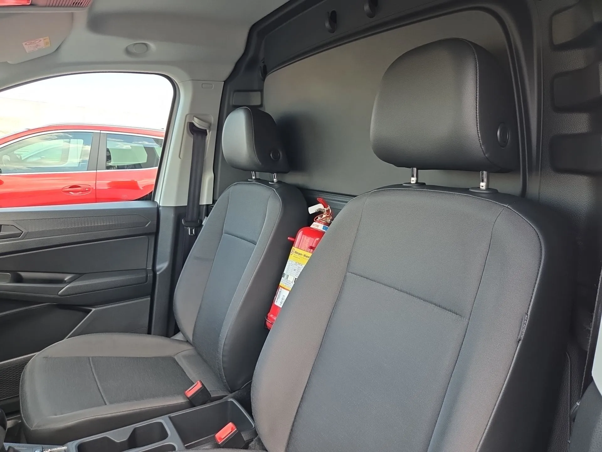 volkswagen caddy 2.0 tdi 75kw 15150+pdv - slika 14