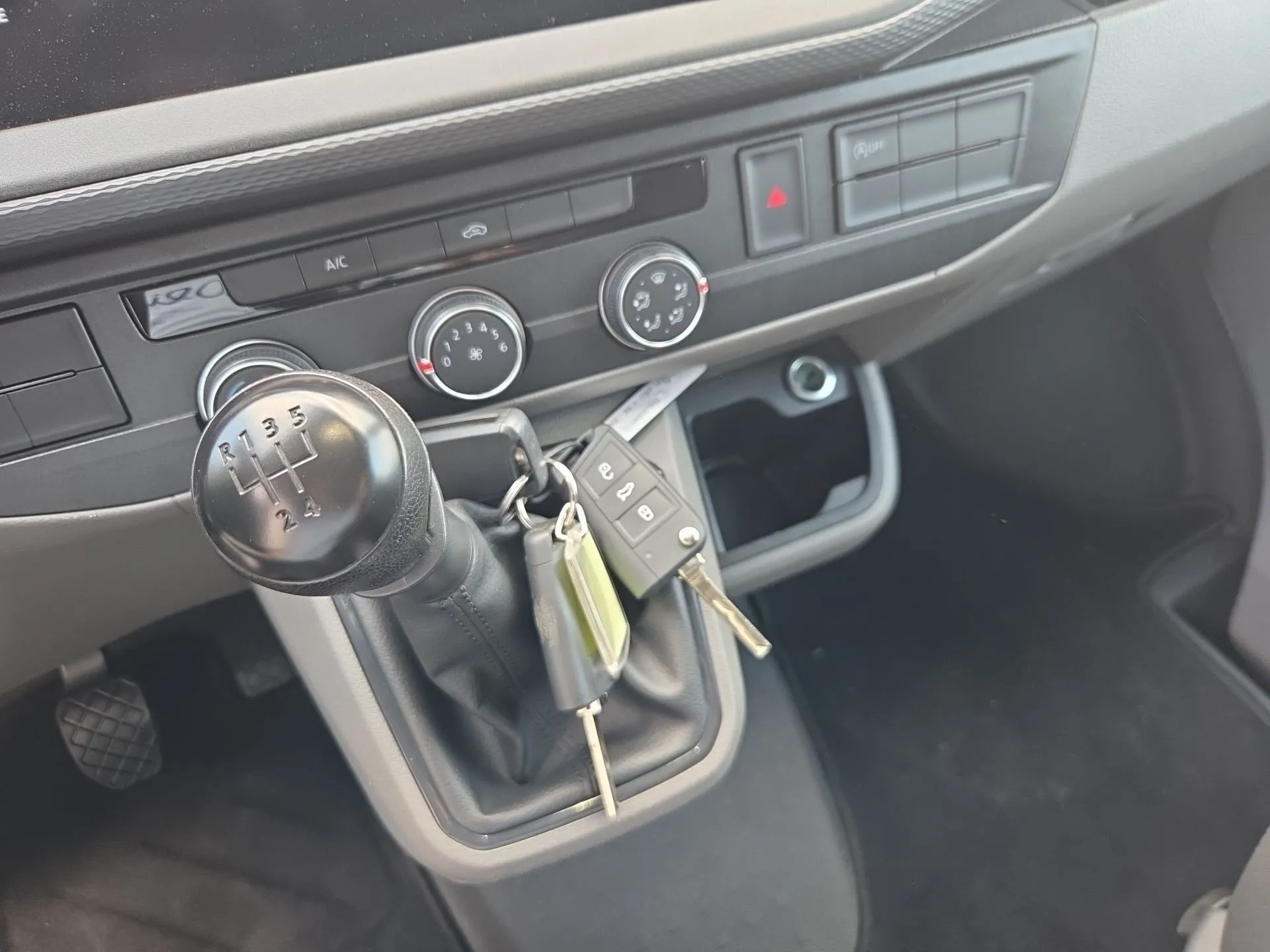 volkswagen transporter 2.0 tdi 15300 eura +pdv - slika 16
