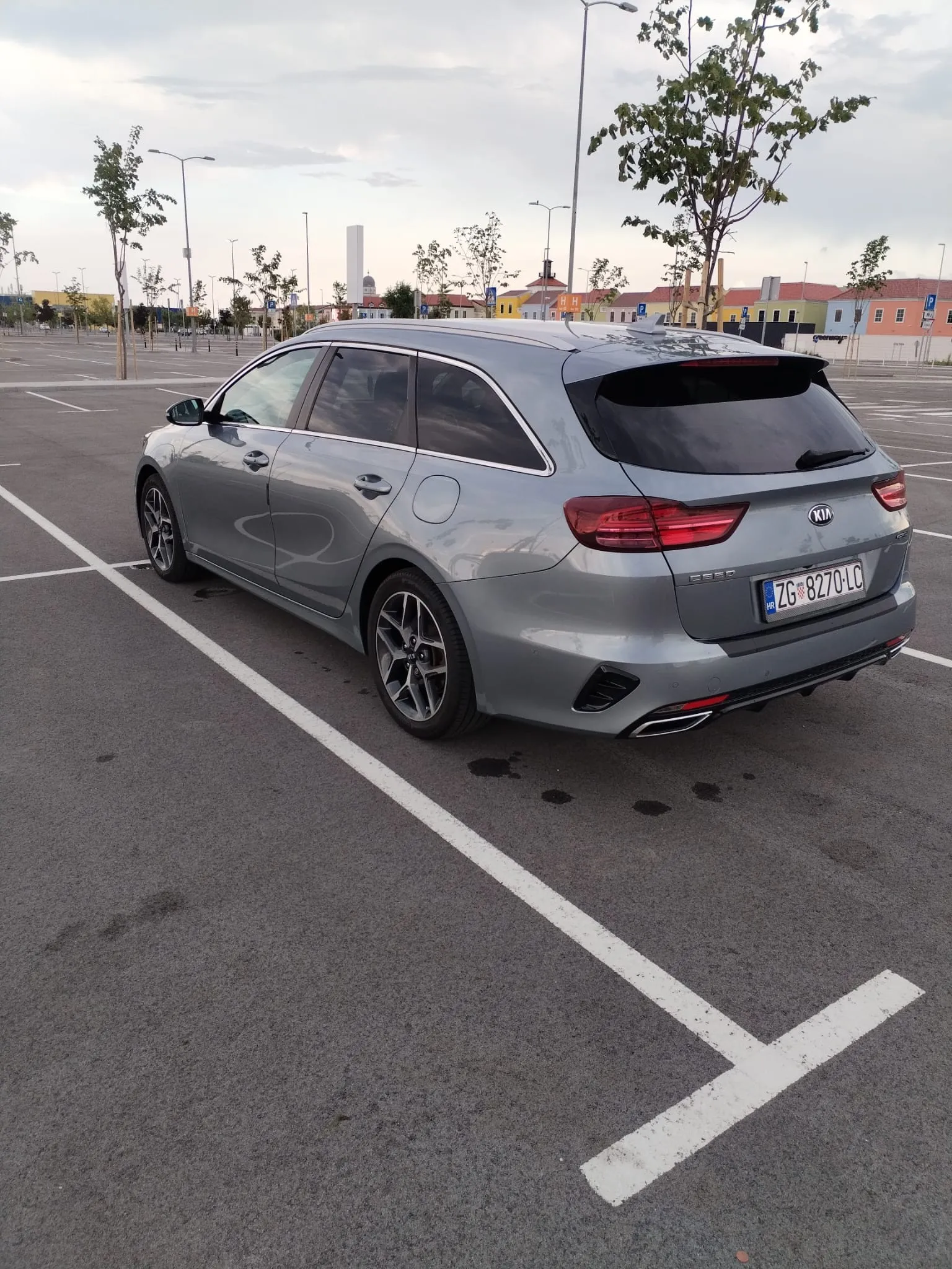 kia ceed 1.6d gt line full oprema. rijdak primjerak sa ovom opremom. - slika 6
