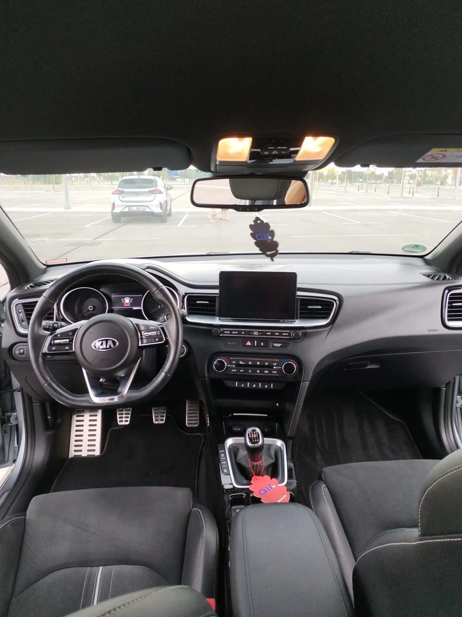 kia ceed 1.6d gt line full oprema. rijdak primjerak sa ovom opremom. - slika 11