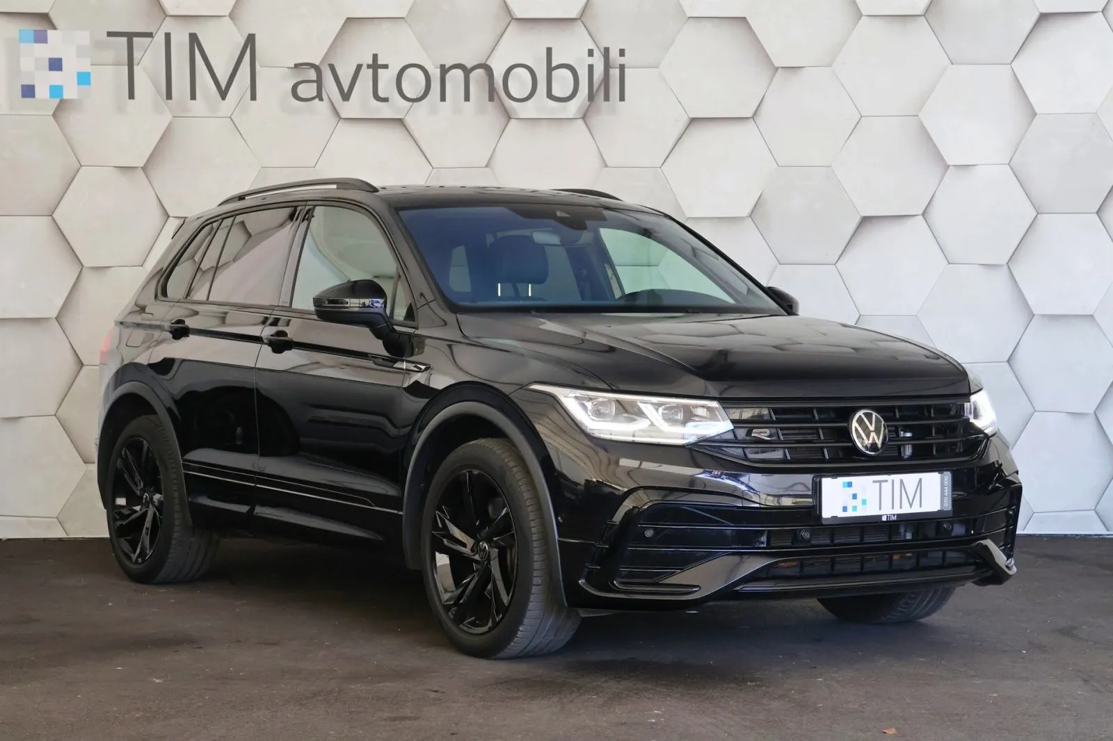 volkswagen tiguan 2.0tdi 4-motion dsg r-line 200km virtual kamera - slika 2