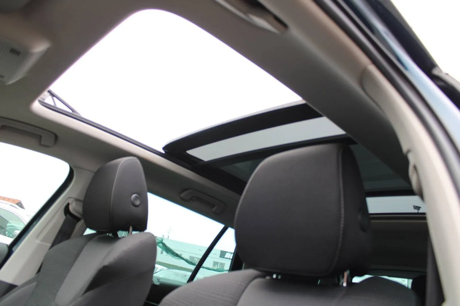 škoda octavia combi 2.0 tdi *panorama, led, navigacija, kamera* - slika 12