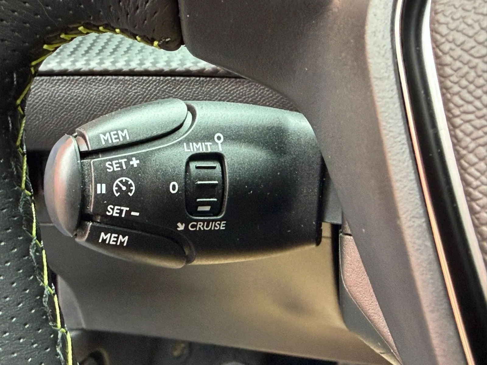 peugeot 2008 1.2 puretech •2021•gt line•kamera•leasingbezučešća• - slika 9