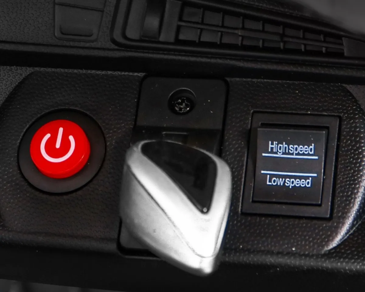 licencirani auto na akumulator bmw i8 lift - crni - slika 10