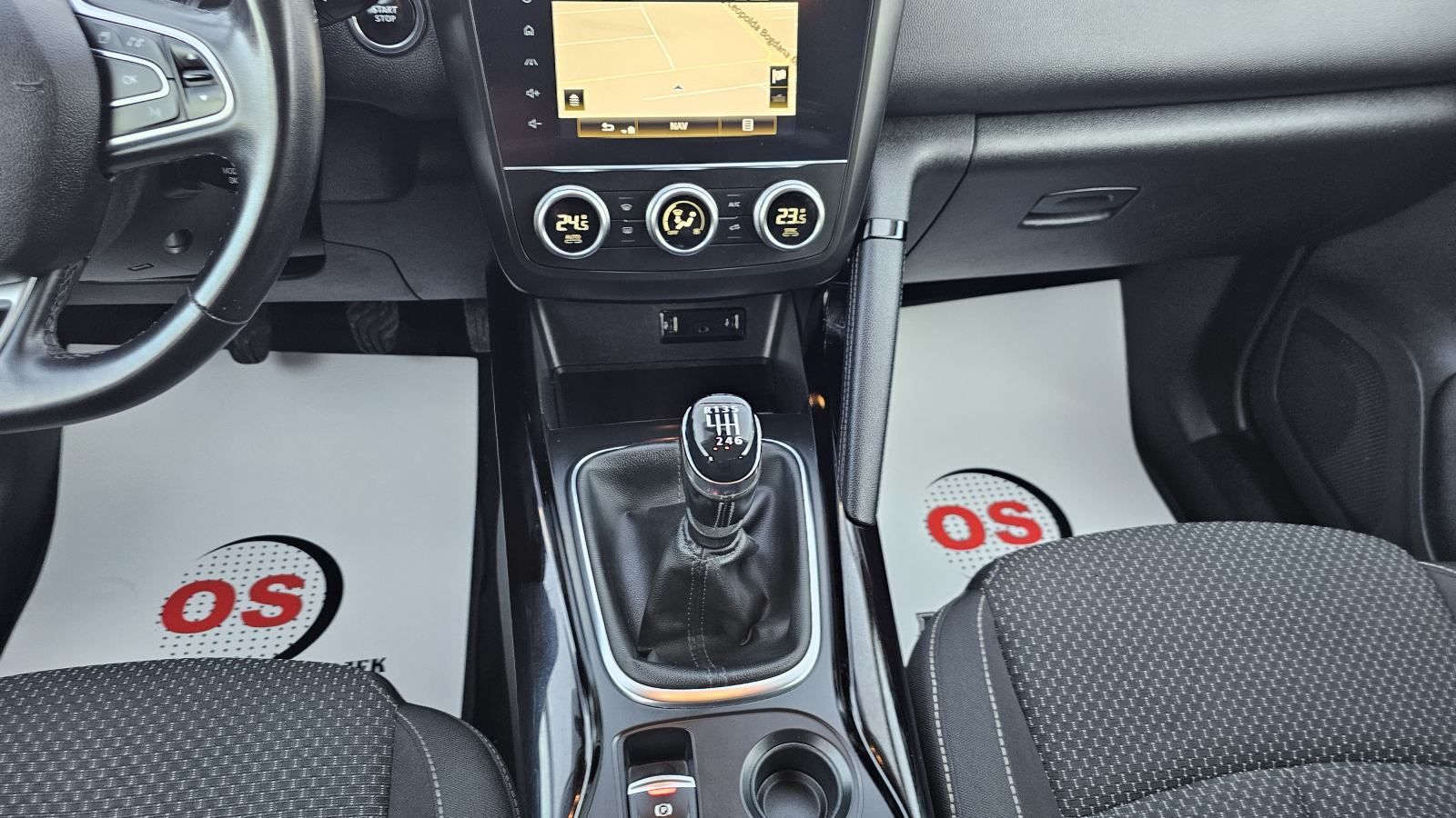 renault kadjar 1.5 dci,navigacija,led,tempomat,alu 17,pdc,abs,odličan - slika 14