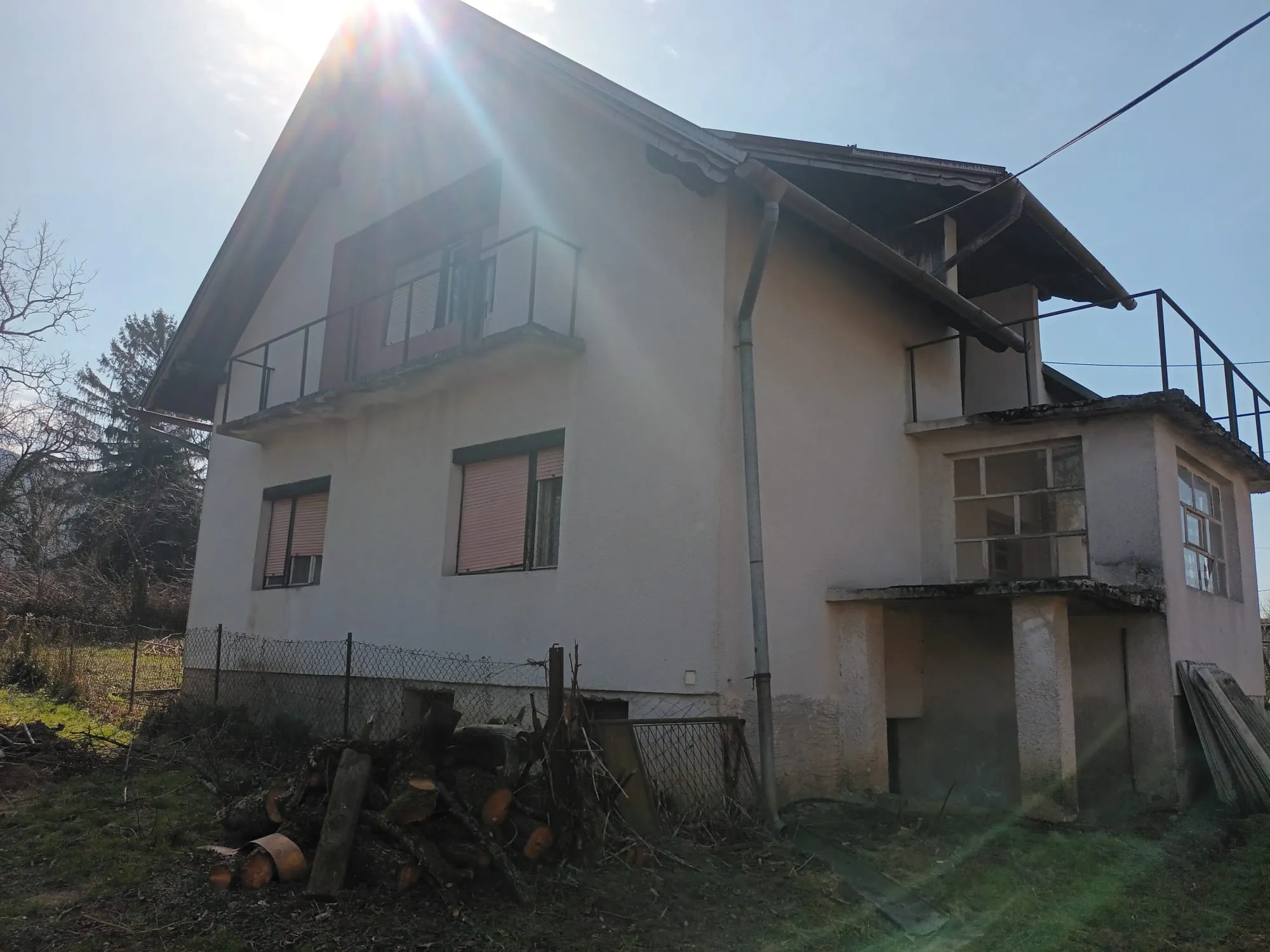 prodaje se kuća za renoviranje s okućnicom i gospodarskim zgradama - slika 3