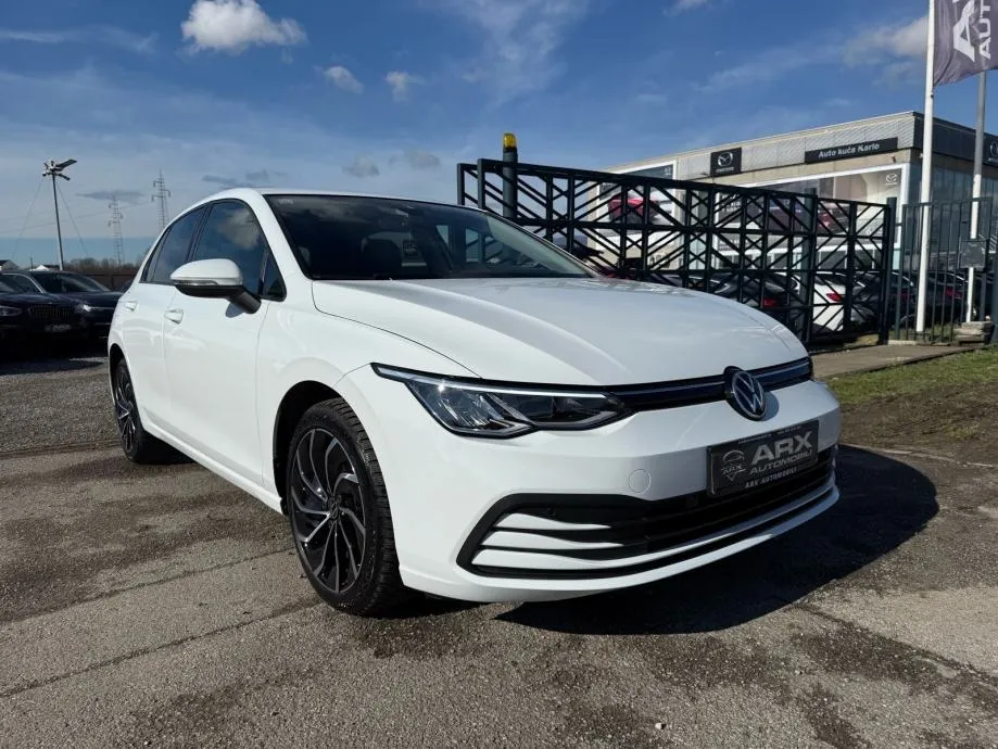 VW Golf 8 2,0 TDI LIFE °NAVI°AMBI. LIGHT°NIJE UVOZ°LEASING BEZ UČEŠĆA° - Sesvete, Zagreb