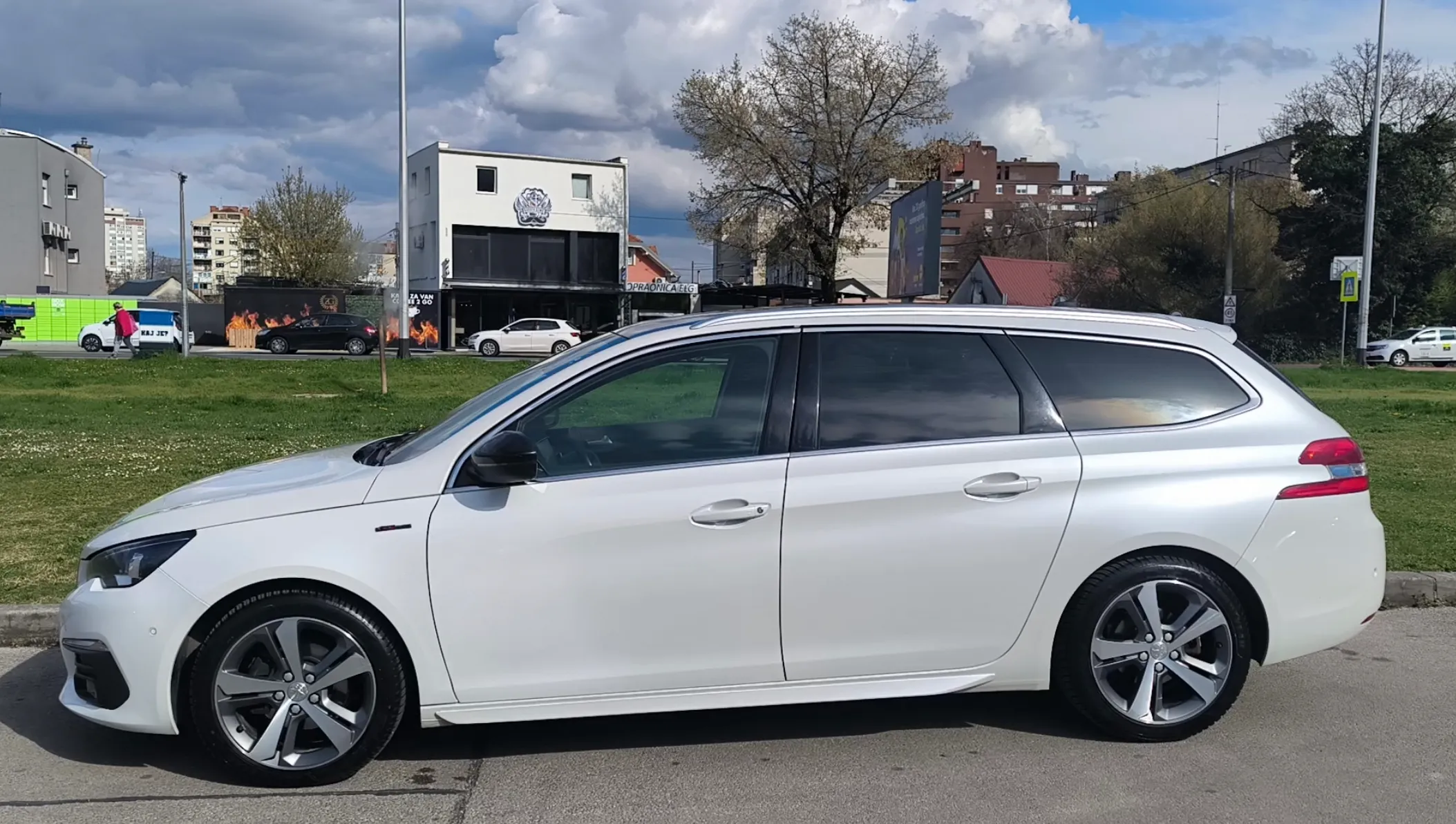 peugeot 308 sw 1,5 hdi, gt line,panorama, veliki servis, ekstra stanje - slika 4