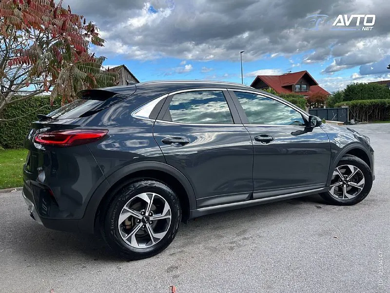 kia xceed 1.6 crdi-1 vl.navi-kam-led-alu-odlicn - slika 4