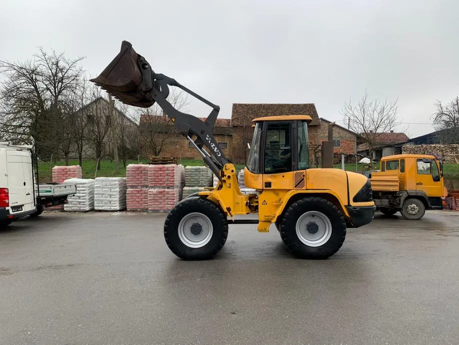 utovarivač volvo l45 - slika 6