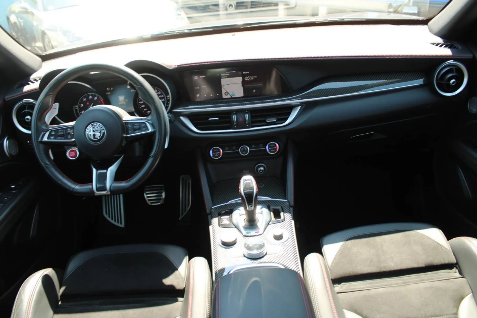 alfa romeo stelvio 2.9 v6 q4 quadrifoglio *panorama, harman kardon, ka - slika 15