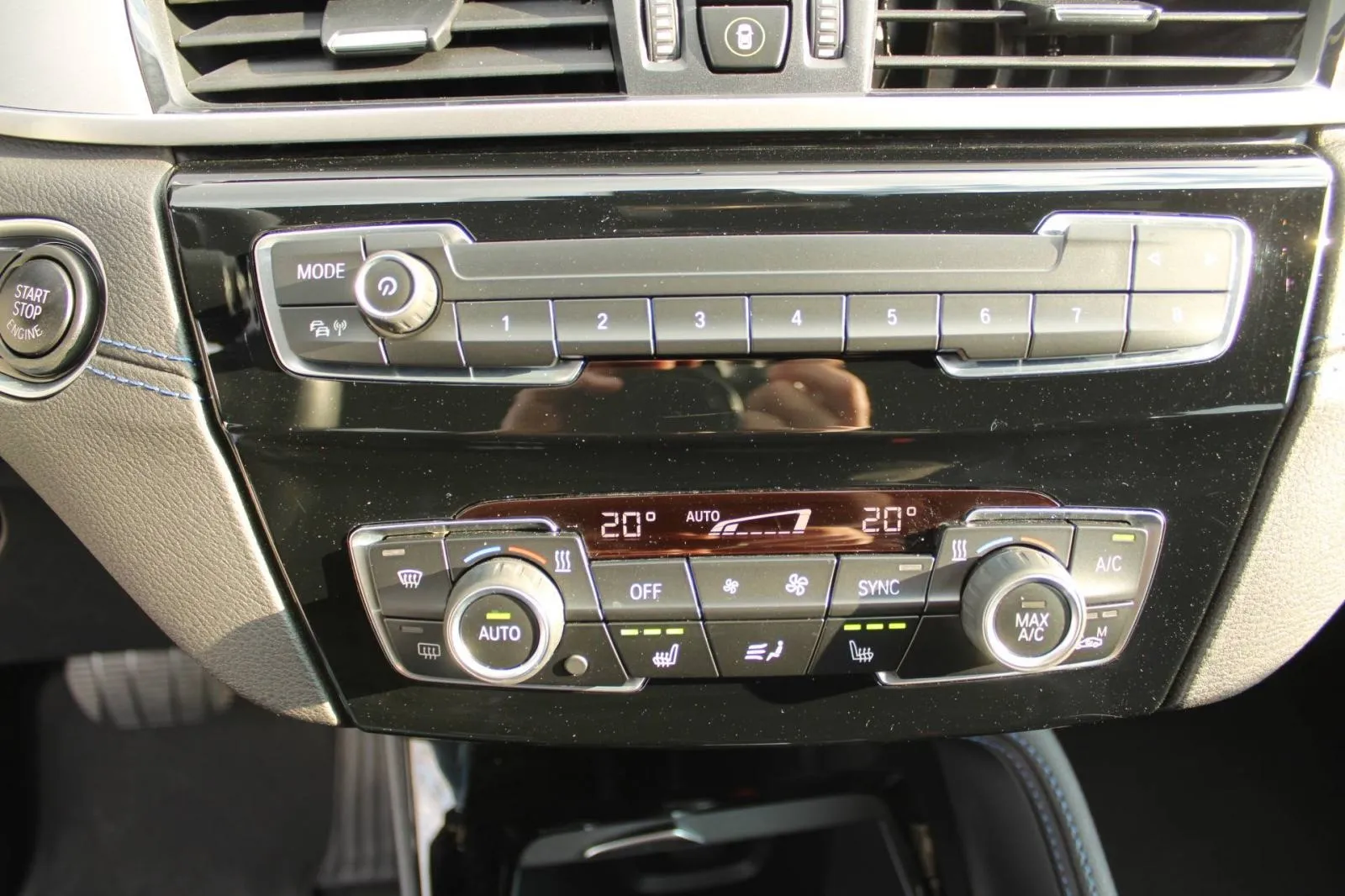 bmw x1 18d automatik ///m paket *led,navigacija,kamera* - slika 11