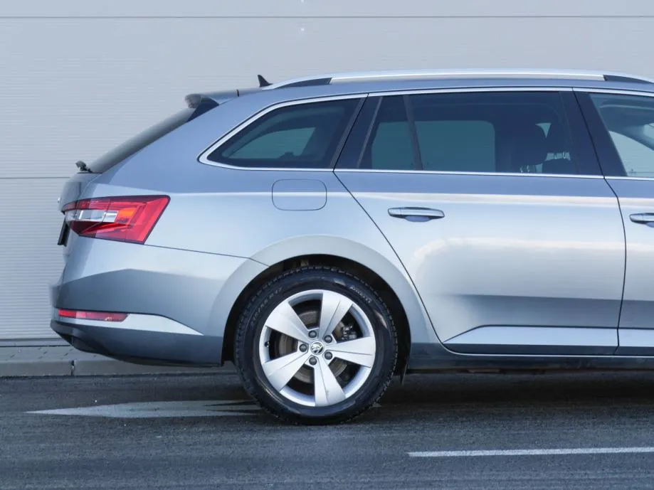 škoda superb combi 2,0 tdi dsg business |led |kam |kuka |jamstvo - slika 12