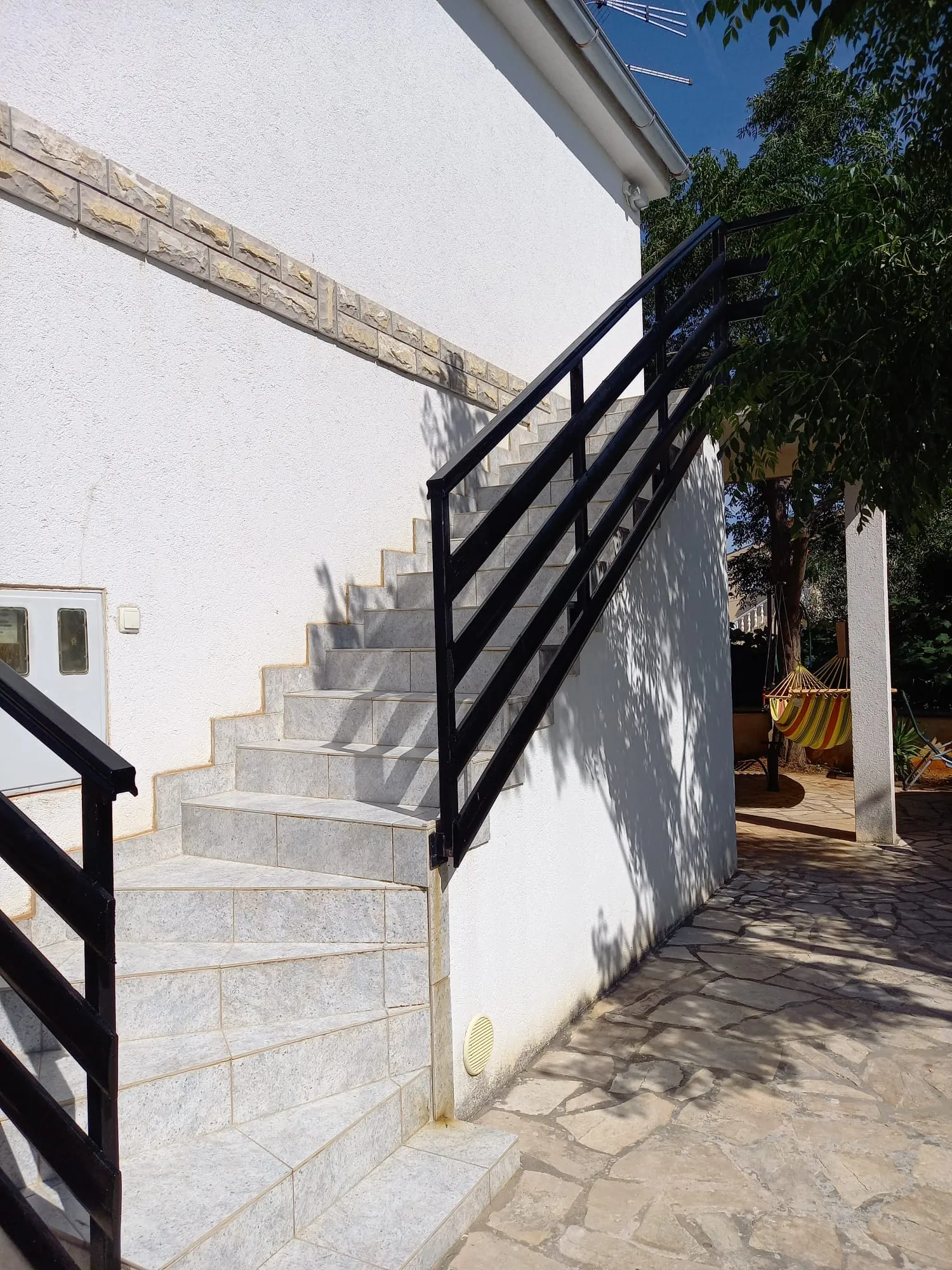 iznajmljujem apartman na viru - slika 11