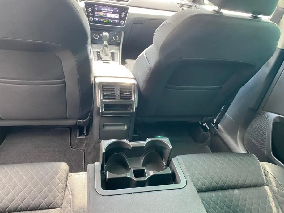 škoda superb combi 1,4 tsi plug-in hybrid executive dsg 4xgarancije - slika 25