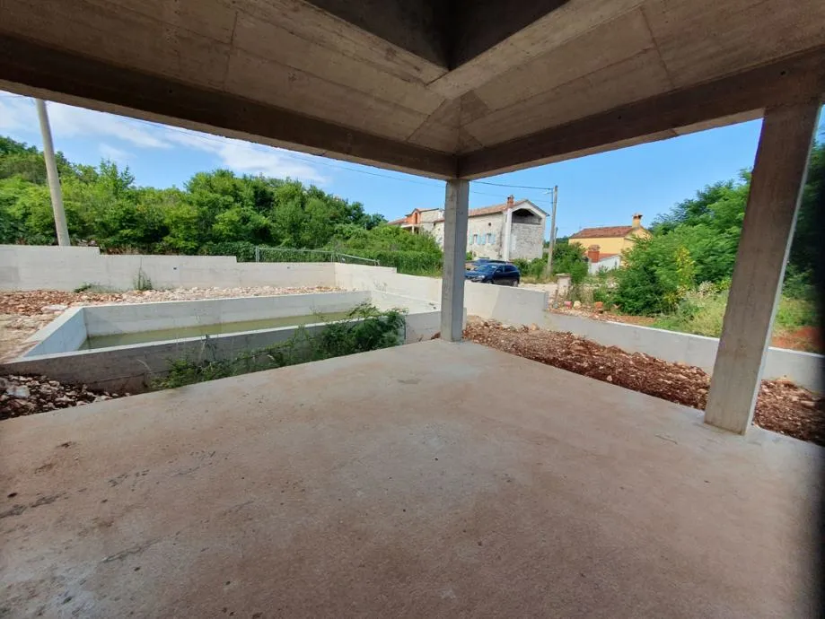 prodaja, višnjan (okolica), samostojeća kuća u roh bau fazi - slika 7