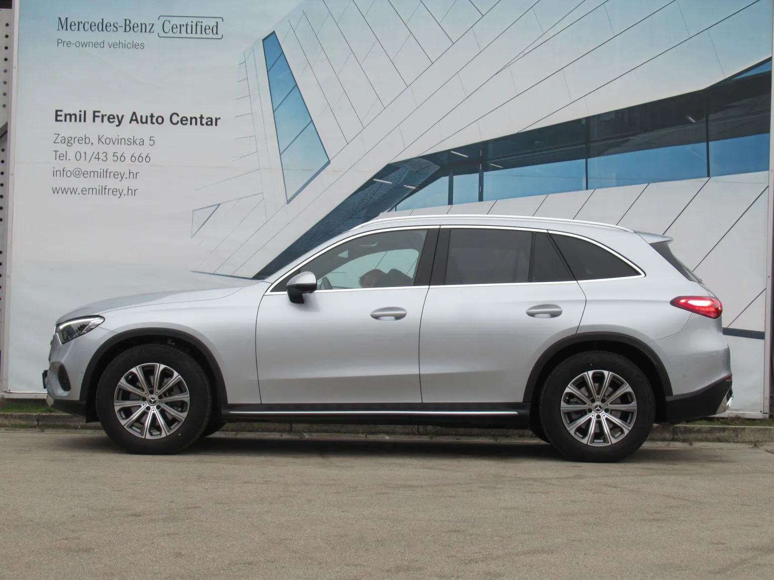 mercedes-benz glc 220 d 4matic avantgarde advanced plus - slika 2