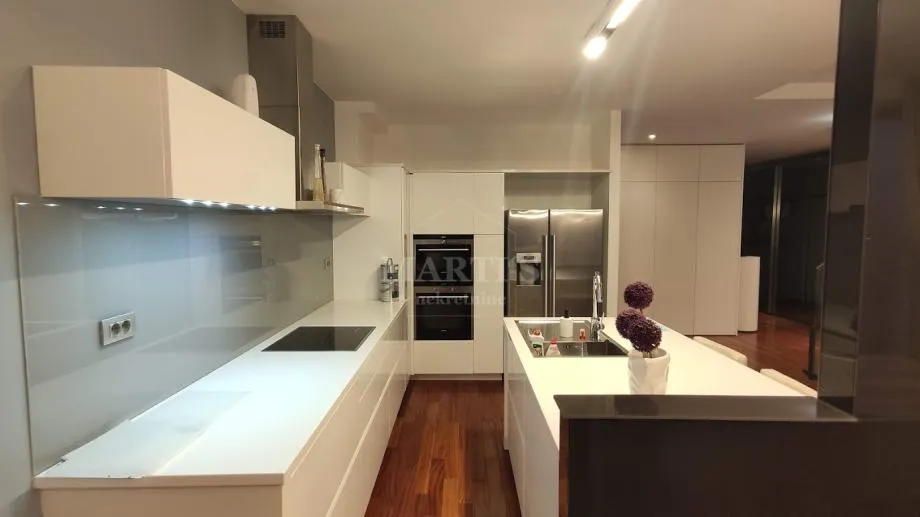 radnička, luksuzan stan, 5 soba, 2 etaže, 180m2, terasa, gpm (prodaja) - slika 3