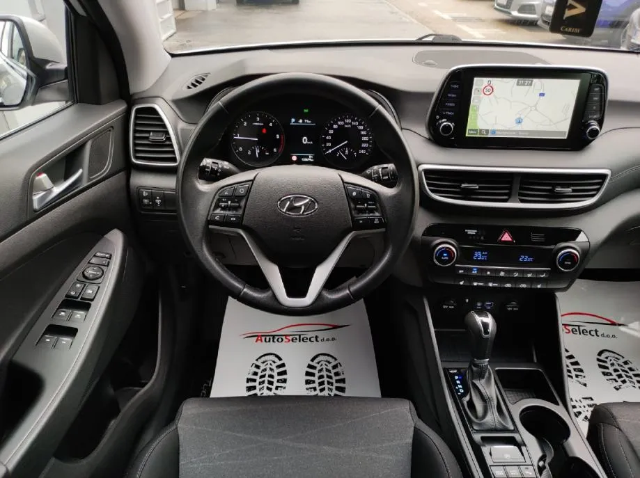 hyundai tucson 1,6 crdi - hybrid - 120.000km - kamera - navi - reg ! - slika 9