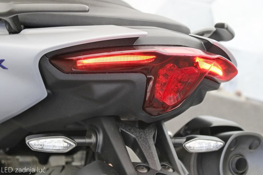 yamaha t-max 560 greymatt full led 560 cm3, 2020 god. - slika 10