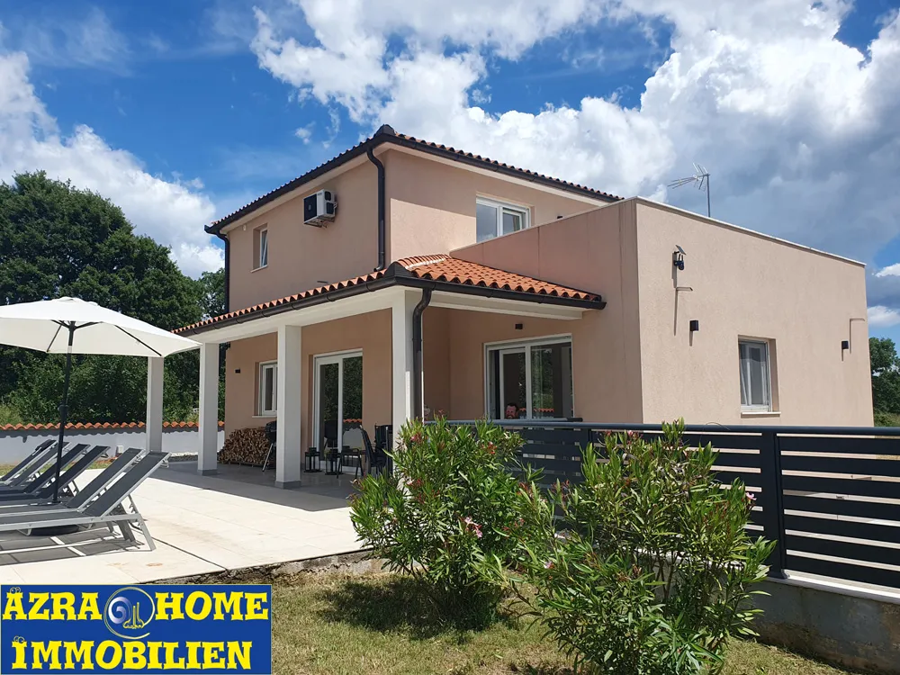 prodaja kuće sa bazenom, vodnjan, 180 m2 s terasama, bazen 30m2 - slika 2