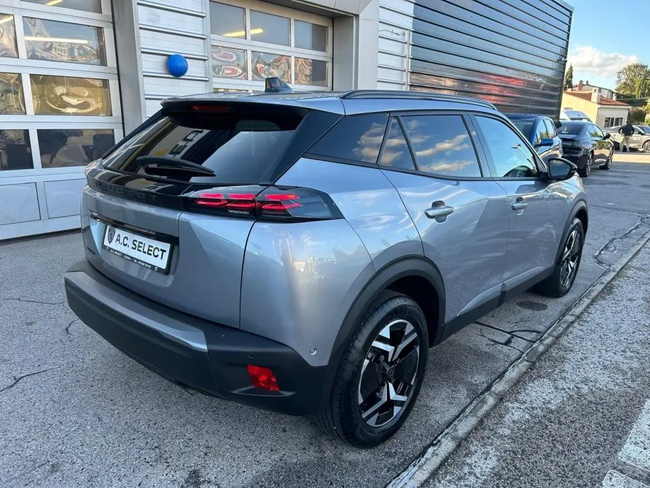 peugeot 2008 allure - 2025 - 12.000km - zimske gume + reg 1 god !!! - slika 7