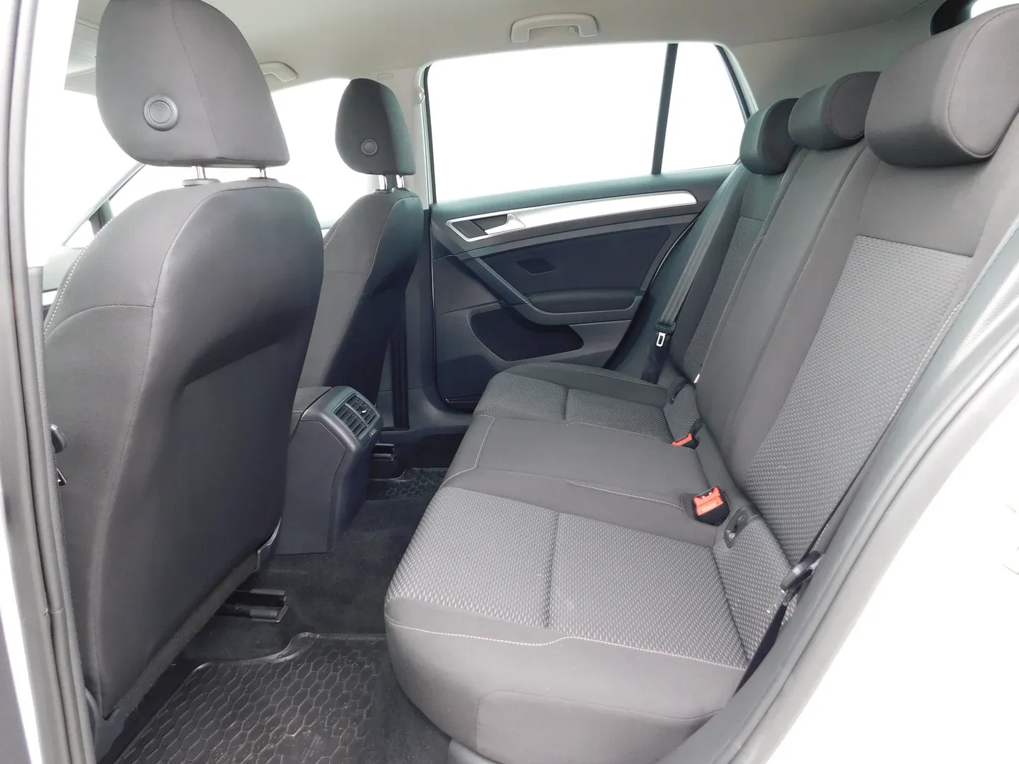 12540 volkswagen golf 1.0 tsi trendline hr - slika 11