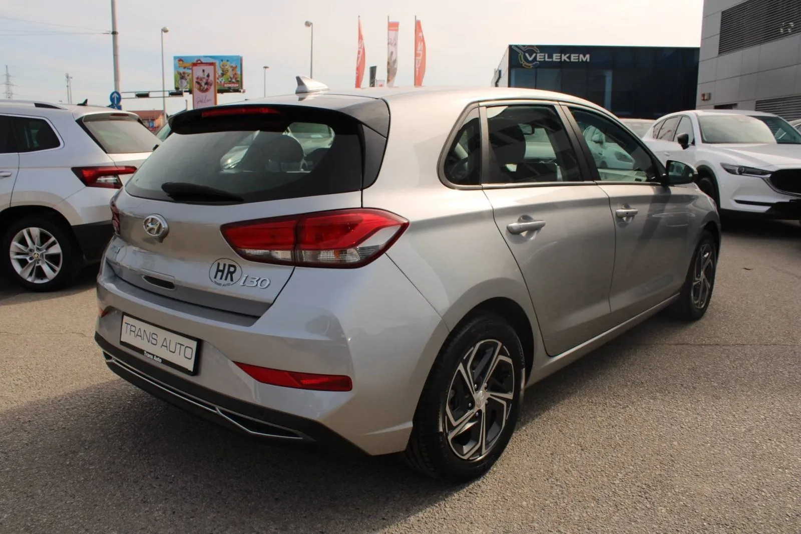 hyundai i30 1.6 crdi automatik *led, navigacija, kamera* - slika 5