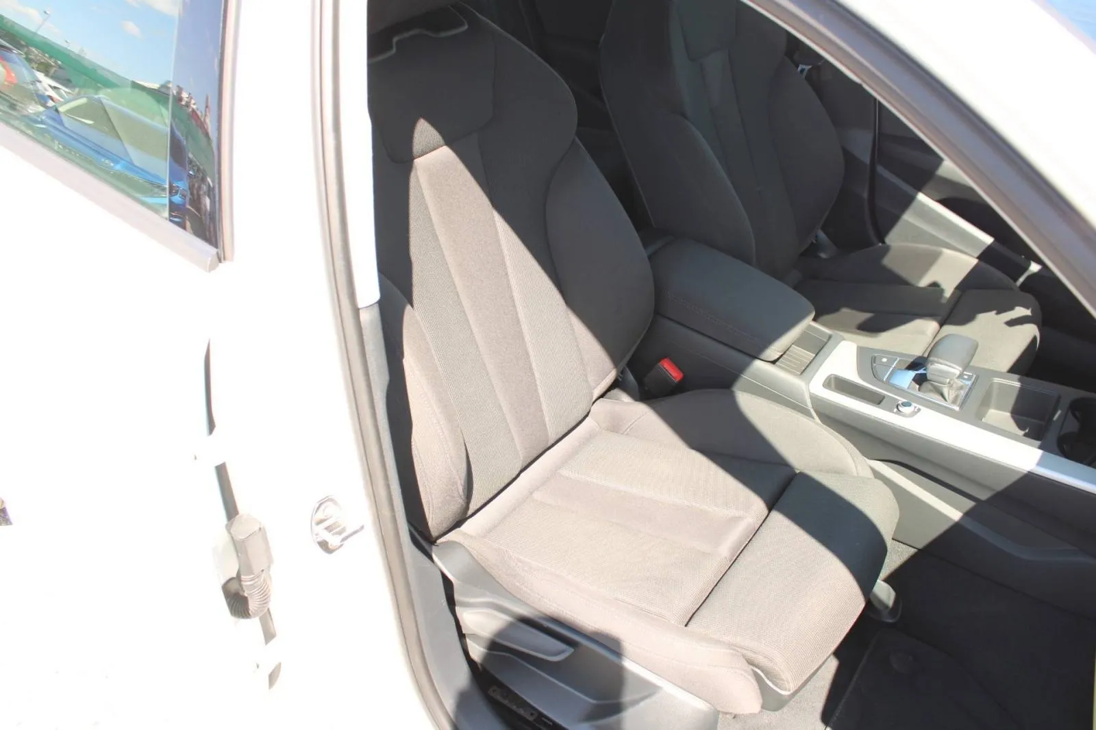 audi a4 avant 35 tdi s-tronic s-line *navigacija, led* - slika 11