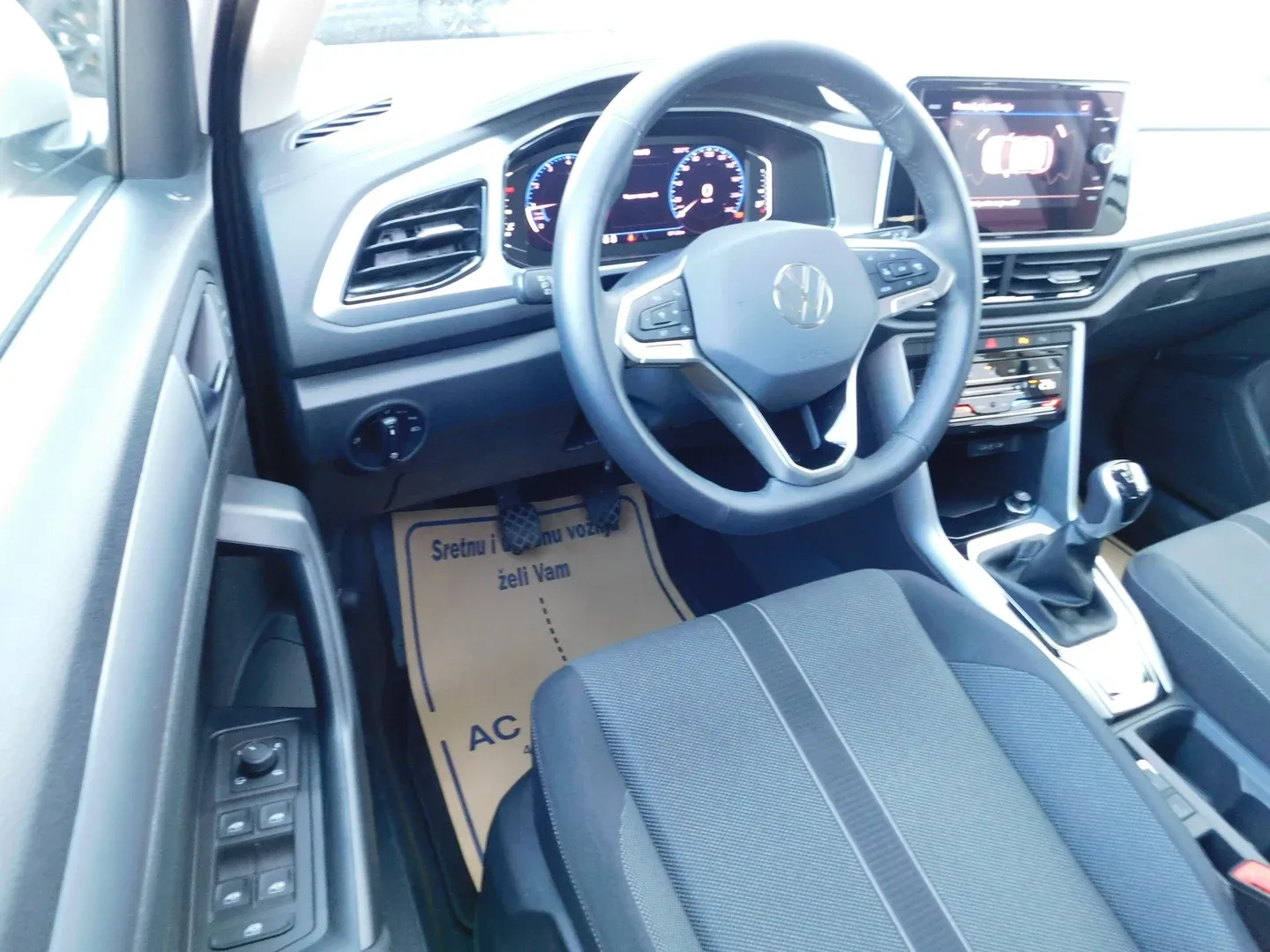 11626 volkswagen t-roc 1.0 tsi 4life - slika 8