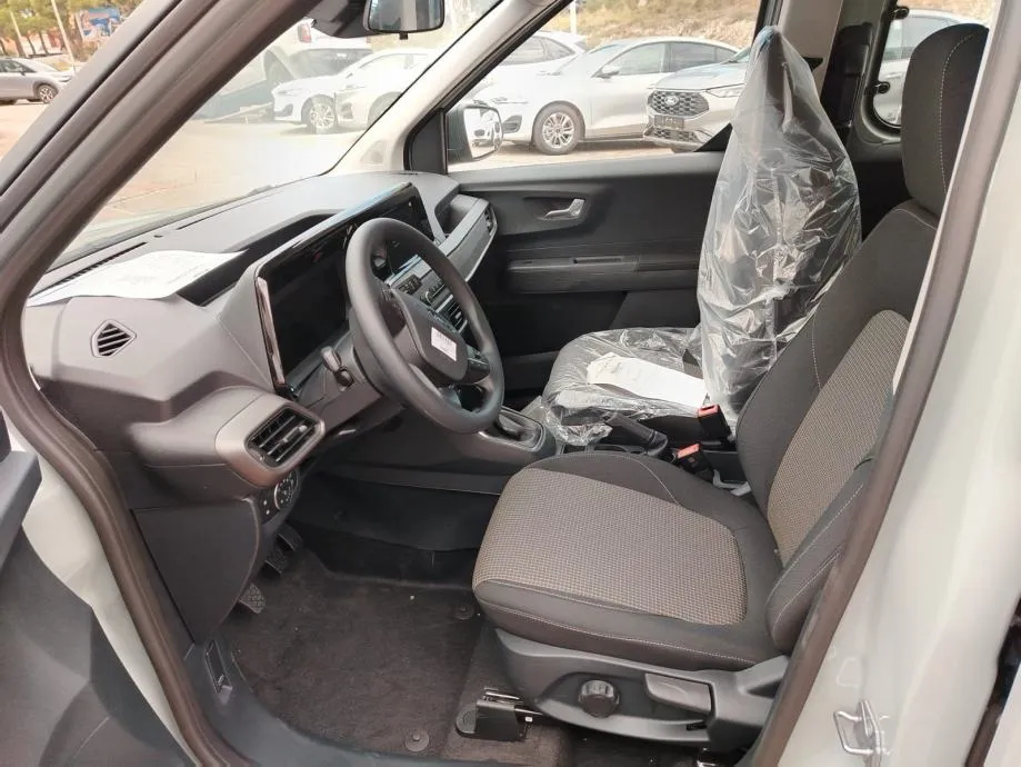 ford courier tourneo 1,0 ecoboost - slika 9