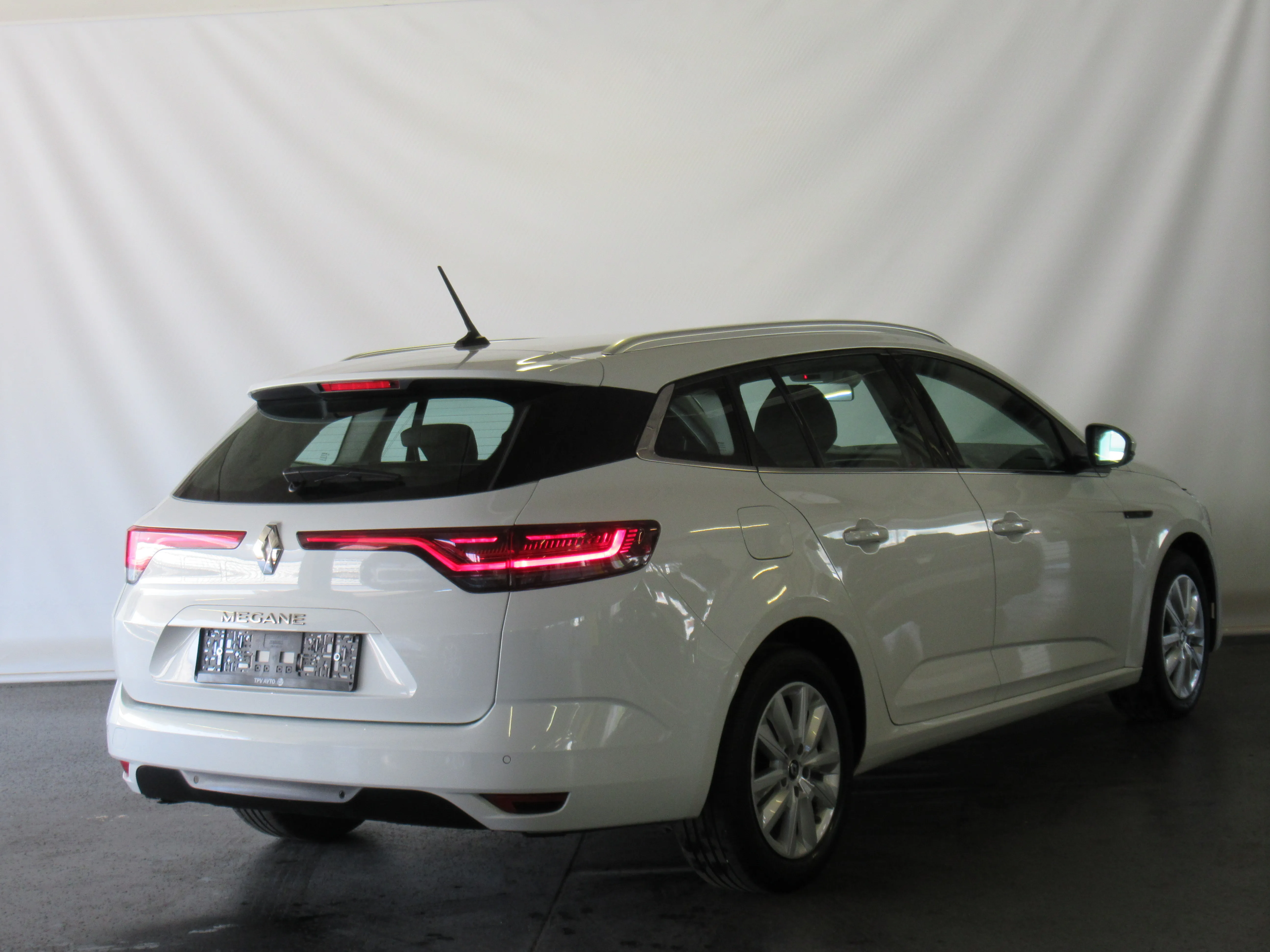 renault megane grandtour dci 115. full led. navi - slika 2