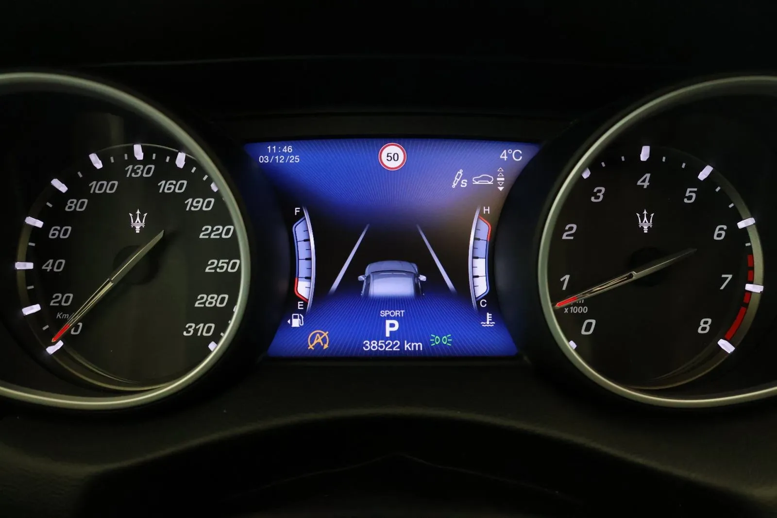 maserati levante 3.0 v6 gdi awd at8 panorama airmatic radar - slika 11