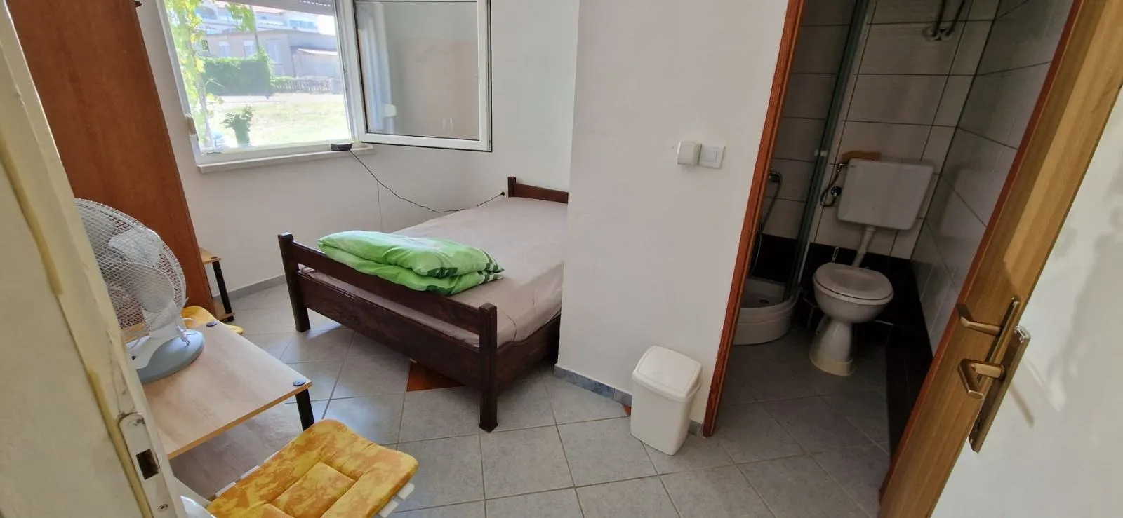 nin, kuća sa 6 stambenih jedinica(396m2), prostrano! - slika 13