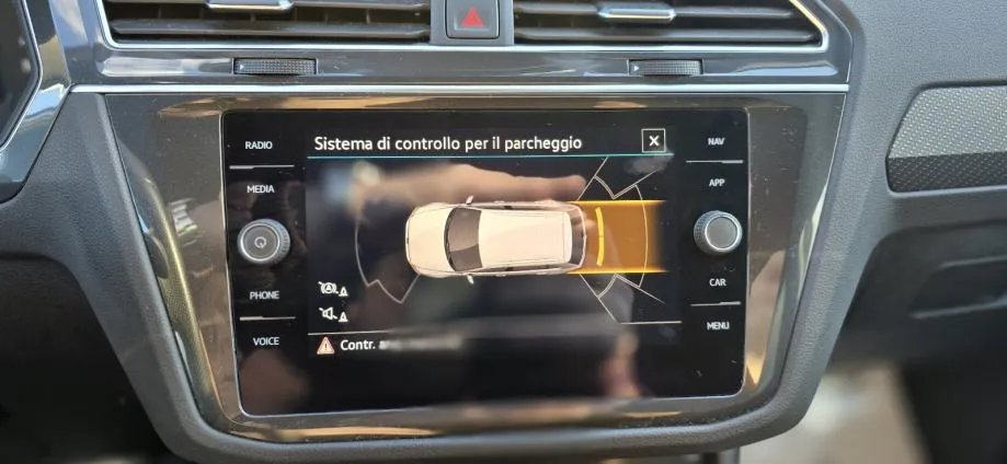 vw tiguan 2,0 tdi dsg r line - 2022 - 150.000km - reg 1 god! - slika 18